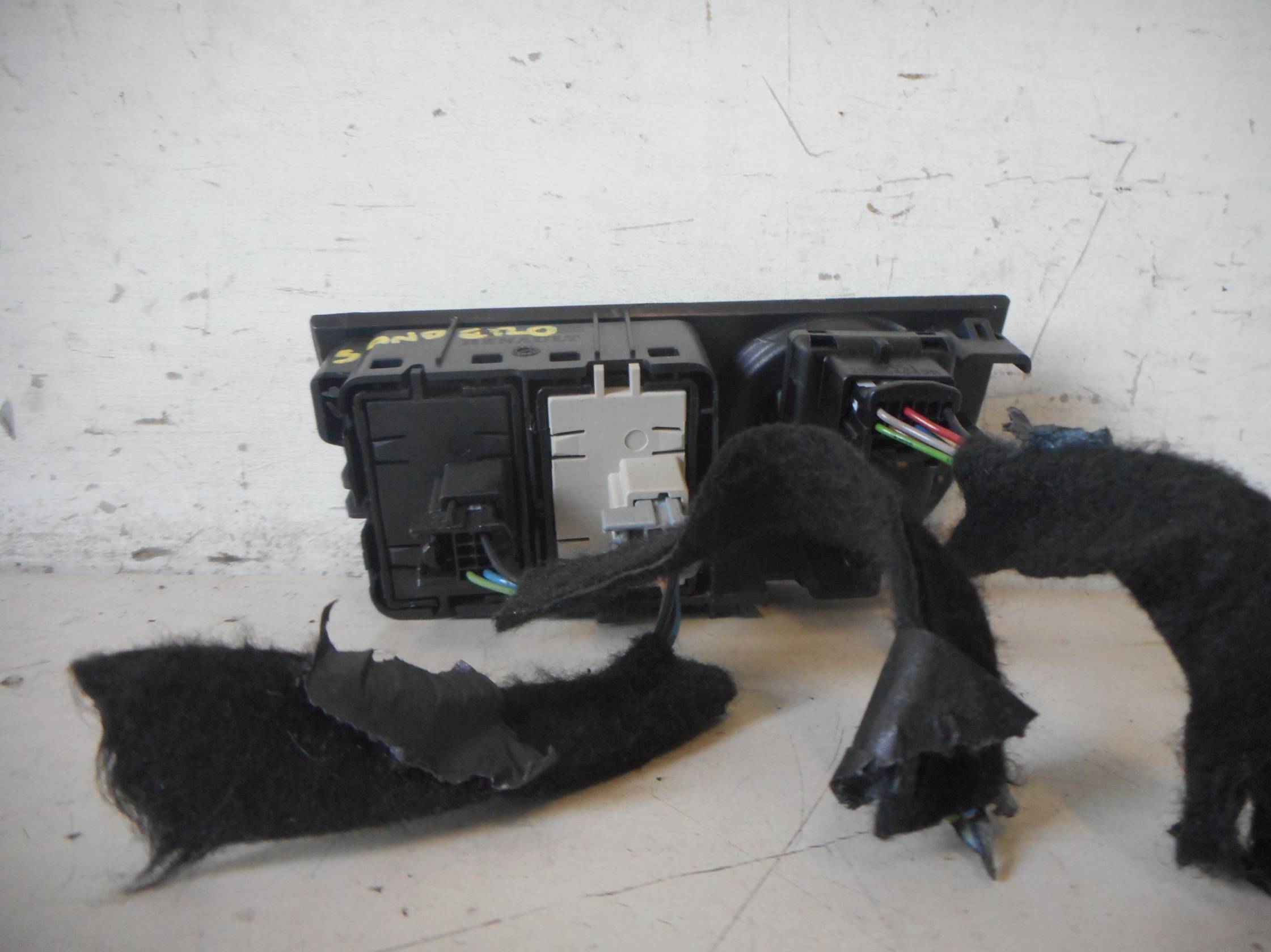 Interruttore regolazione retrovisore est.